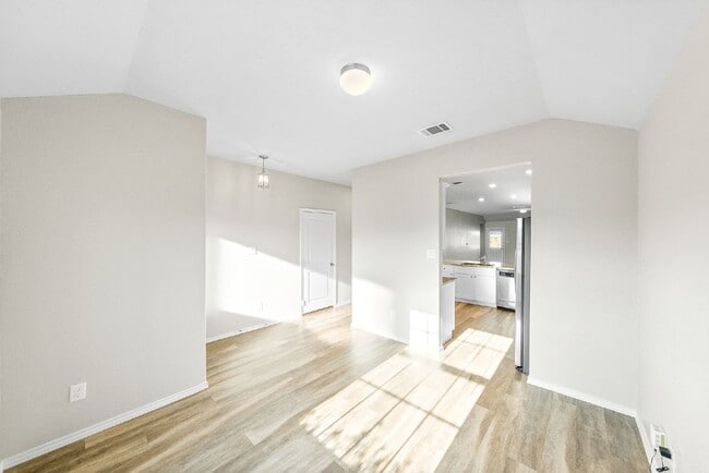 Foto del edificio - 3-Bed, 2-Bath Sanctuary Where Comfort Meets Charm