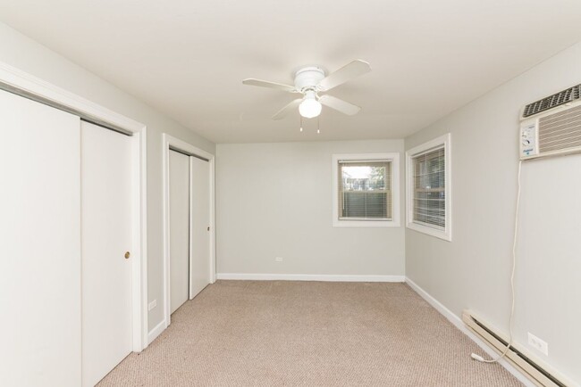 Building Photo - 4540 N Wolcott Ave