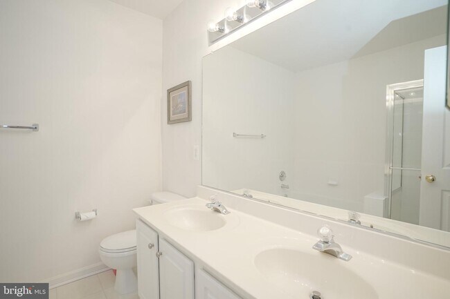 Building Photo - 25320 Lake Mist Square