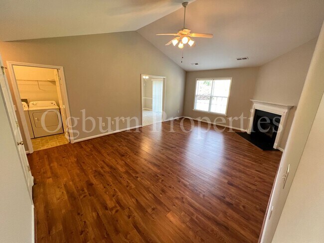 Building Photo - 3337 Stavanger Ct-3BR/2BA-Eagle Ridge HOME...