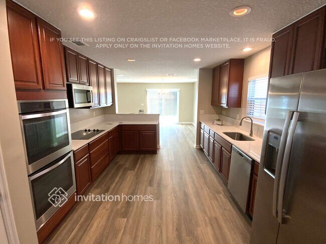 Foto del edificio - 354 Auburn Oaks Rd E