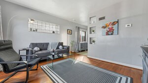 Foto del edificio - 4968 Fyler Ave