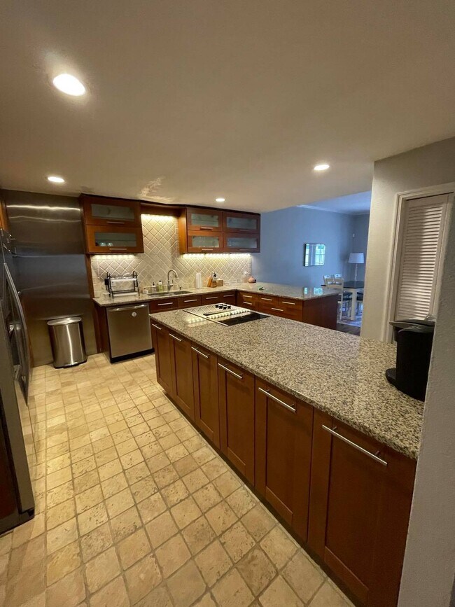Kitchen - 3021 W Bay Villa Ave