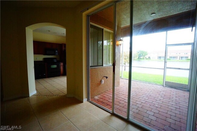 Foto del edificio - 9774 Roundstone Cir