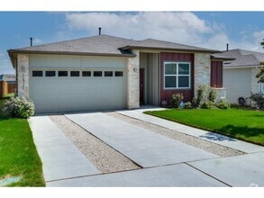 Building Photo - 13721 Zuhause Dr