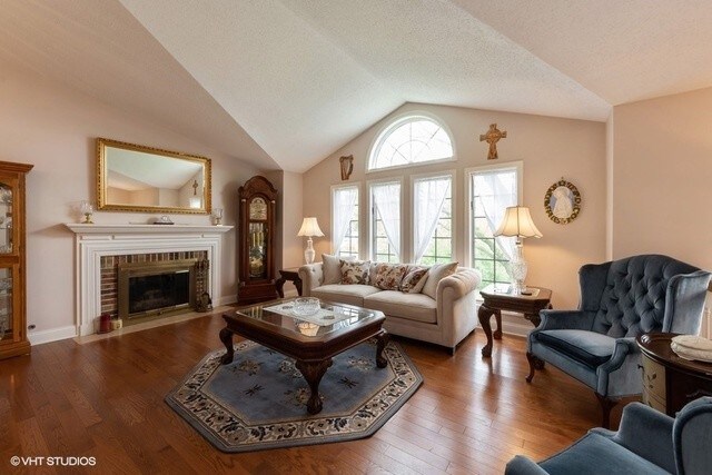 Foto principal - 875 S Dwyer Ave