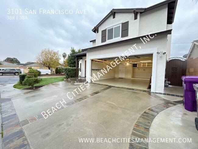 Foto del edificio - Modern 3 Bedroom, 2.5 Bath House with Sola...