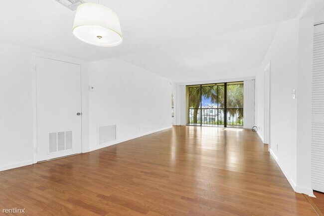 Building Photo - 2 br, 2 bath House - 5951 Wellesley Park D...