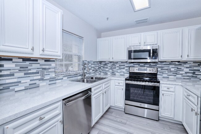 Building Photo - 9047 Gervais Cir