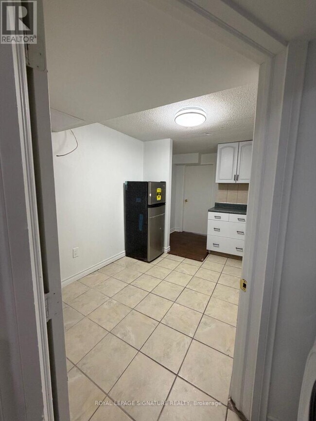 Building Photo - 41 Broadbridge Dr