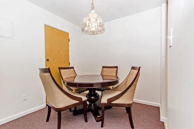 Foto del edificio - 84 Pleasant St