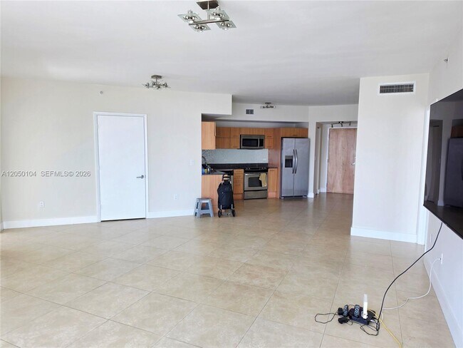 Building Photo - 350 S Miami Ave