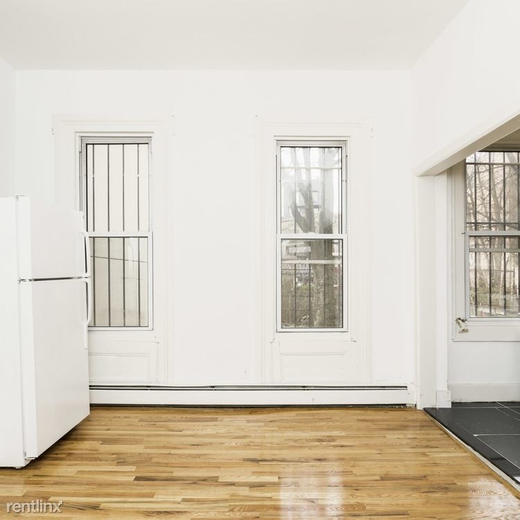 Primary Photo - 210 Spencer St