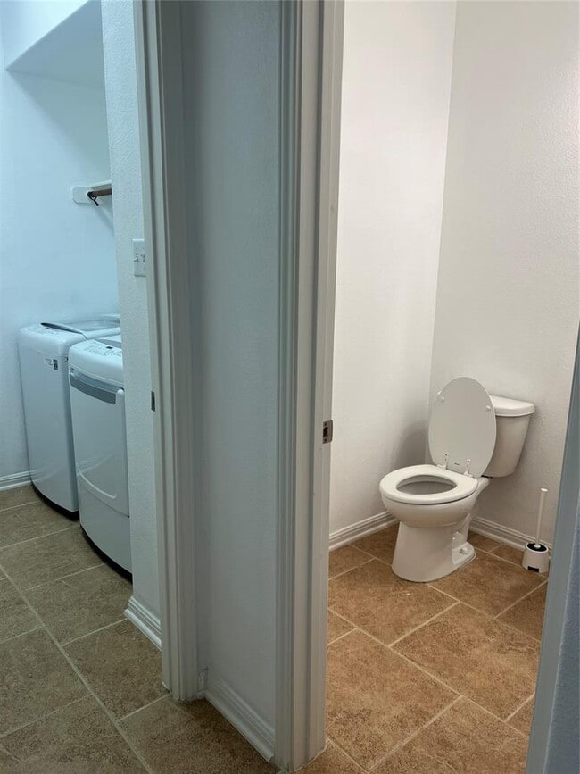 Building Photo - 1508 Daylily Loop