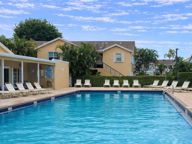 Building Photo - 141 Waterside Dr