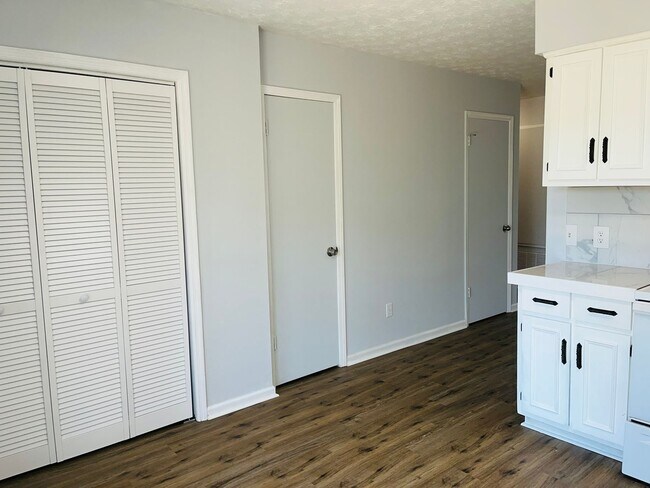 Foto del edificio - 104 Peachtree Ct