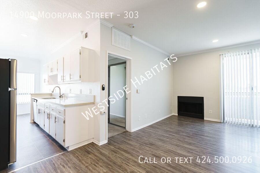 Foto principal - 14900 Moorpark St