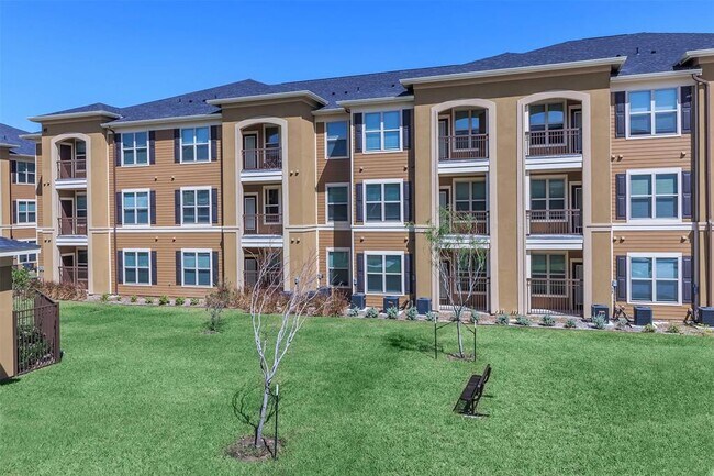 Foto del edificio - 1430 Mile 6 1/2 W