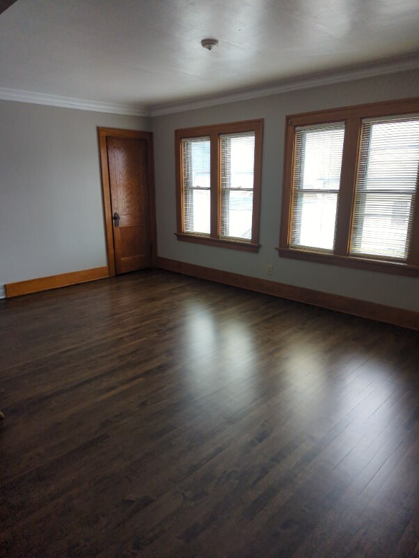 Building Photo - 1927 S Amy Pl