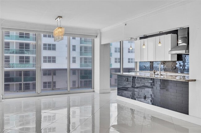 Building Photo - 9559 Collins Ave