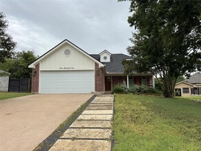 Building Photo - 502 Green Valley Cove