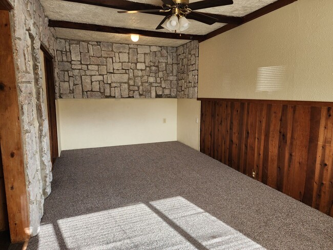 Building Photo - 122 Brennan St