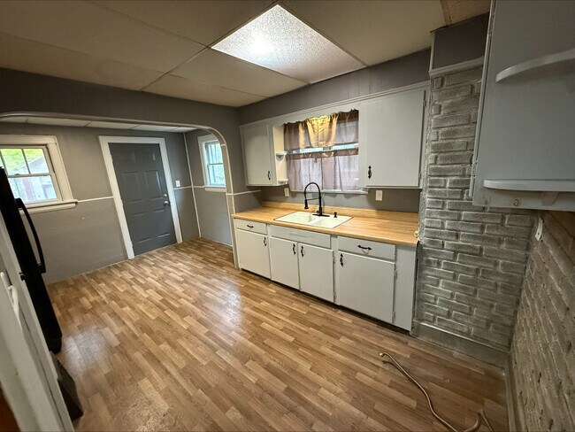 Foto del edificio - 140 Brighton Dr