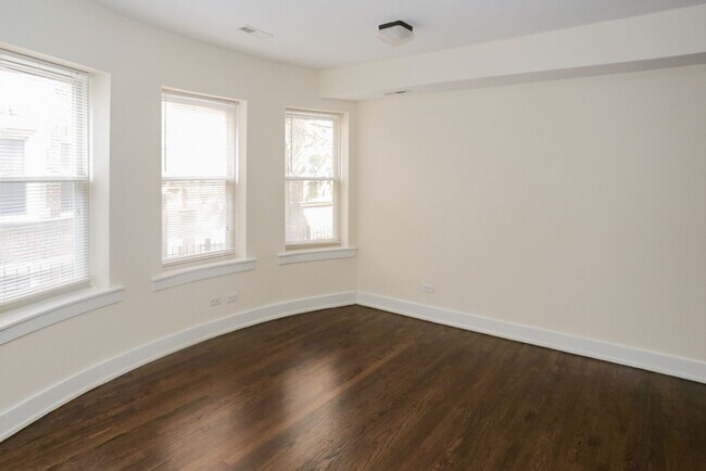 Foto del edificio - 5054 N Winchester Ave