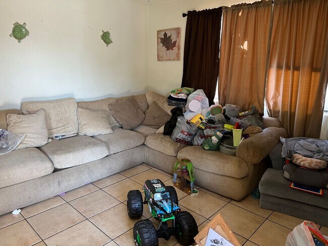 Foto del edificio - 937-941 N Bengston Ave