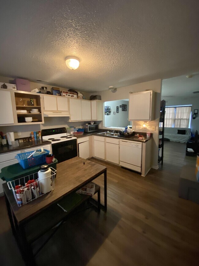 Foto del edificio - 223 Mesa Ln