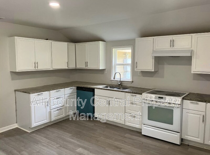 Foto del edificio - 3115 Parkwood Rd