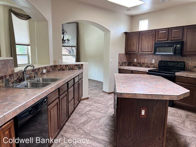 Building Photo - 3 br, 2 bath House - 7320 Old Pecos Trail NE