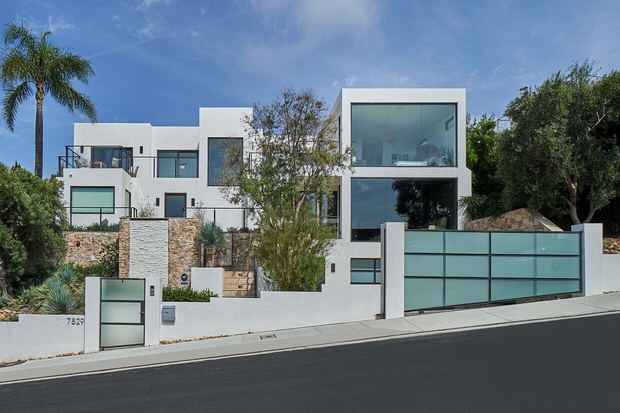 Foto principal - 7829 Electra Dr