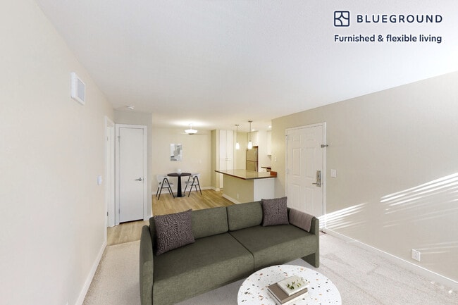 Building Photo - 7205 Charmant Dr