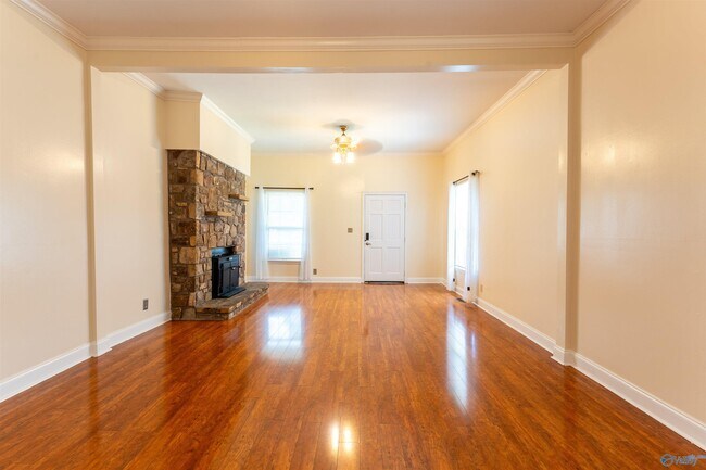 Foto del edificio - 718 Rison Ave NE