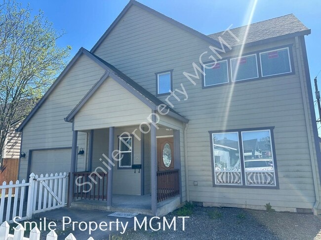 Building Photo - A beautiful 2-story townhouse attached with a single car garage!