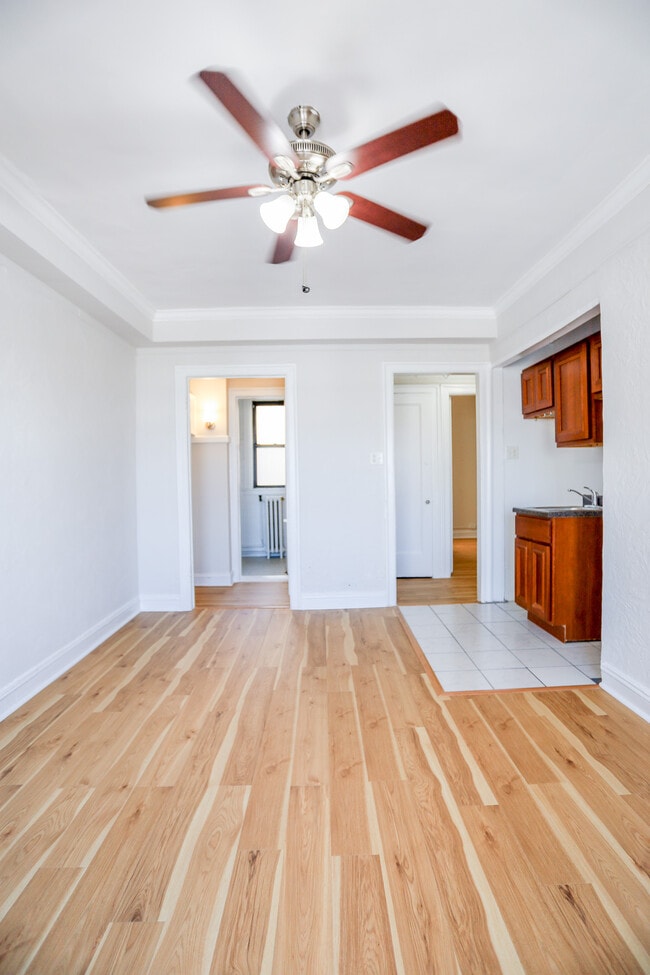 Foto del edificio - 6233 N Winthrop Ave