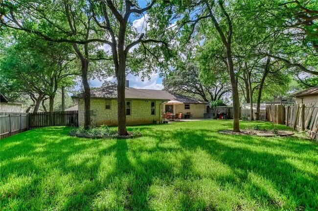 Building Photo - 10706 Oak View Dr