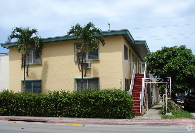Building Photo - 8011 Harding Ave