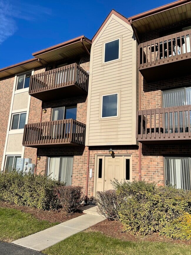 1495 Ct Unit 201, Naperville, IL 60540 Condo for Rent in