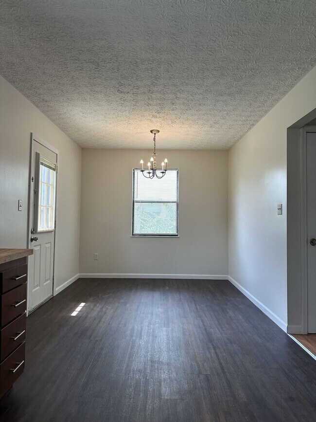 Foto del edificio - 3 Bedroom 2.5 Bath Townhome available in U...