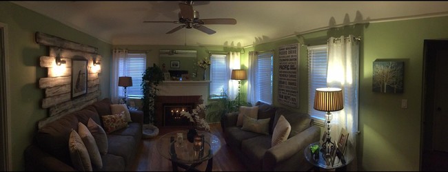 Sala de estar - 10926 Hartsook St