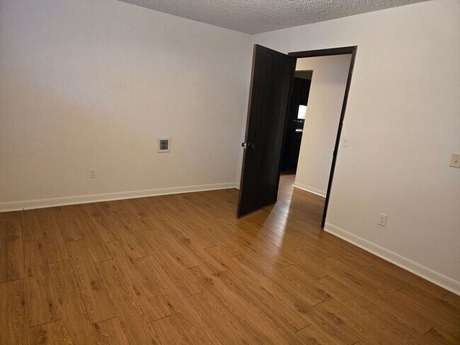 Foto del edificio - Charming 1BR Apartment – Minutes from Nashville, Handicap Accessible