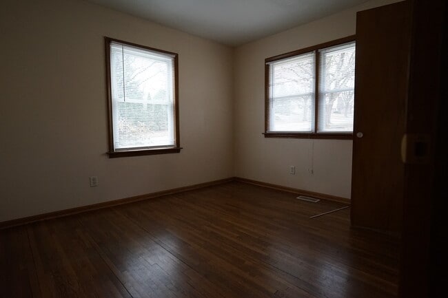 1st floor 2nd bed room - 3427 Shirley Rd