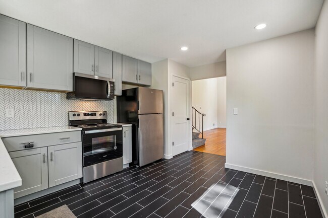 Foto del edificio - 325 Quantico Ln N