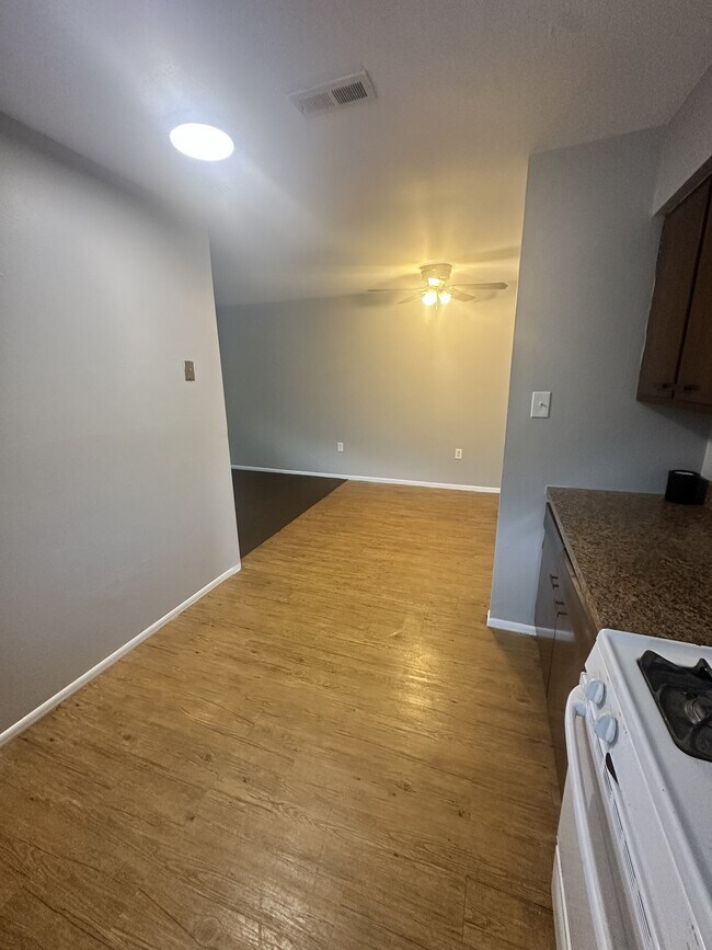 Building Photo - 3027 S 72nd St