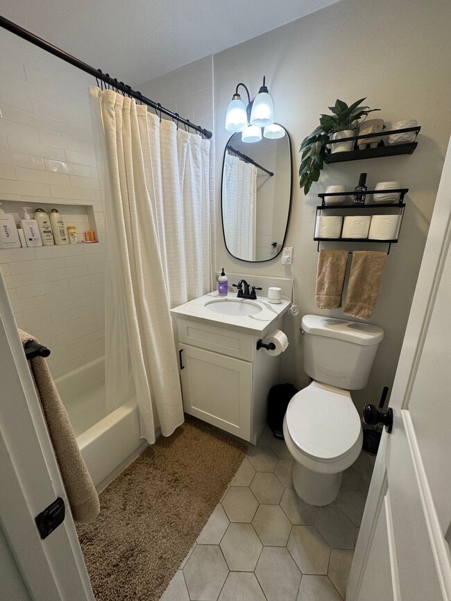 Bathroom #1 - 2423 Lennox St