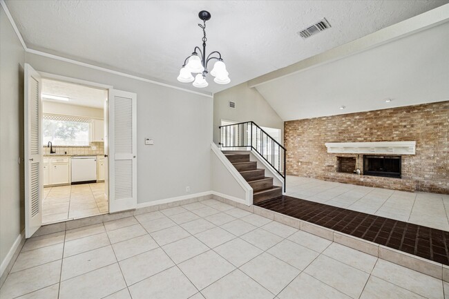 Building Photo - 1903 Foxtail Pl