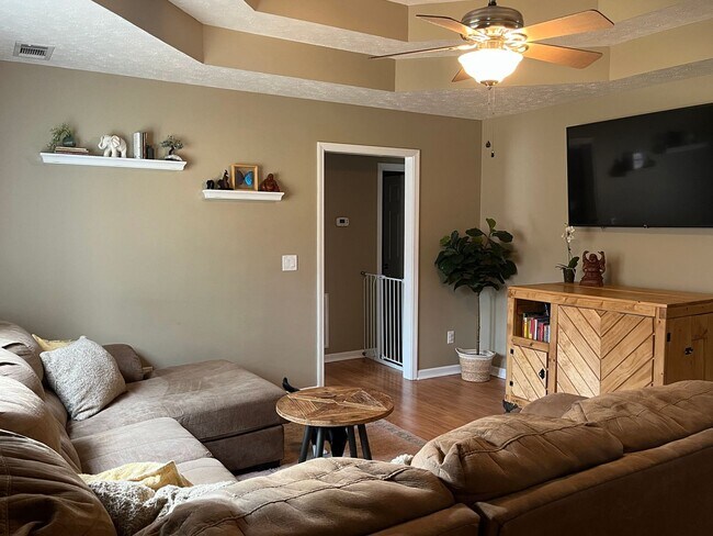 Foto del edificio - 4 Bedroom home in Smiths Station