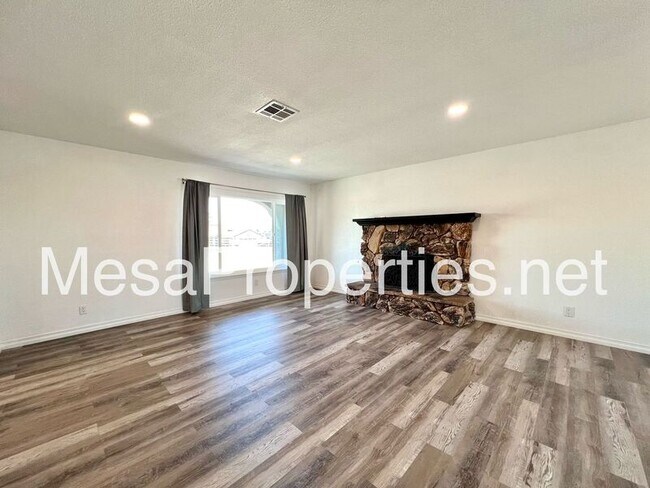 Foto del edificio - 17945 Sequoia St